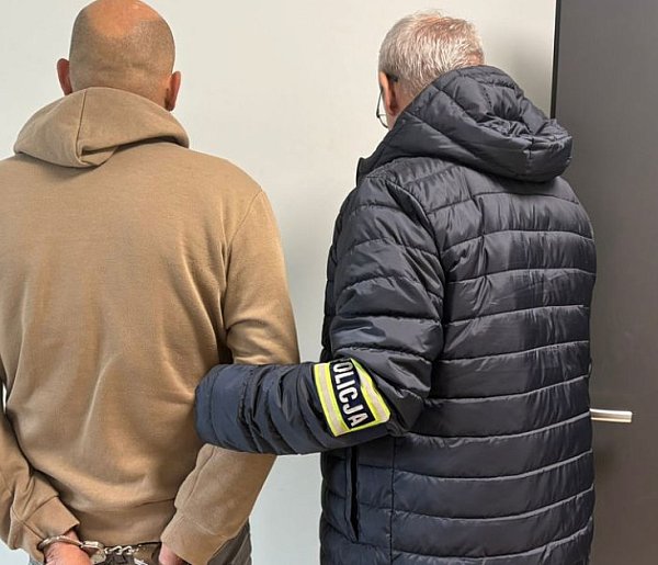 Domowy sadysta z Pleszewa. Tyran urządził swojej żonie piekło przemocy...-13800