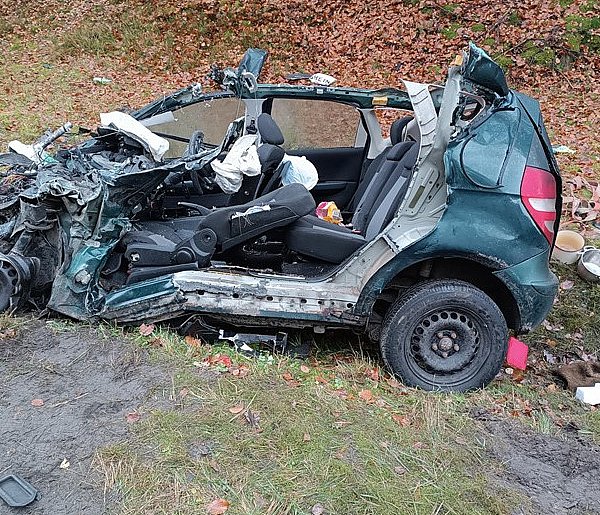 [Zdjęcia] Kierowca mercedesa zginął. Krotoszynianin w szpitalu-14522