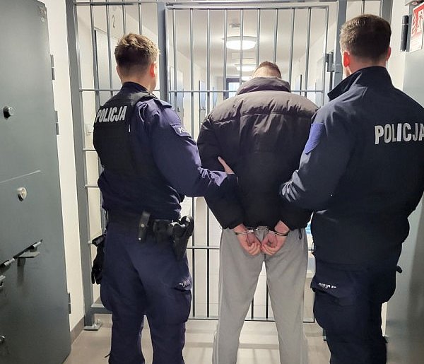 Uderzenie kryminalnych w Pleszewie. Trzej mężczyźni z zarzutami, jeden aresztowany