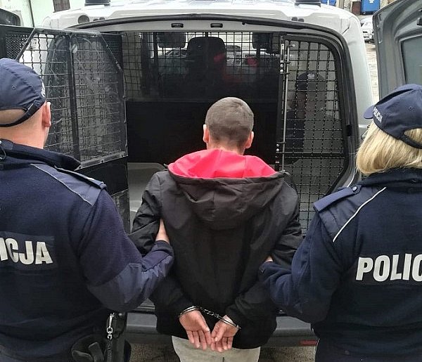 Domowy sadysta. Młody mężczyzna znęcał się nad własną mamą