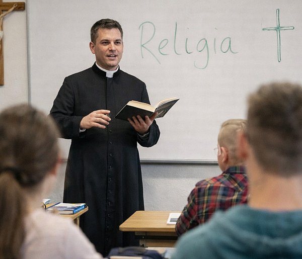 Nowy program religii w szkołach. Wiadomo, kiedy wejdzie w życie
