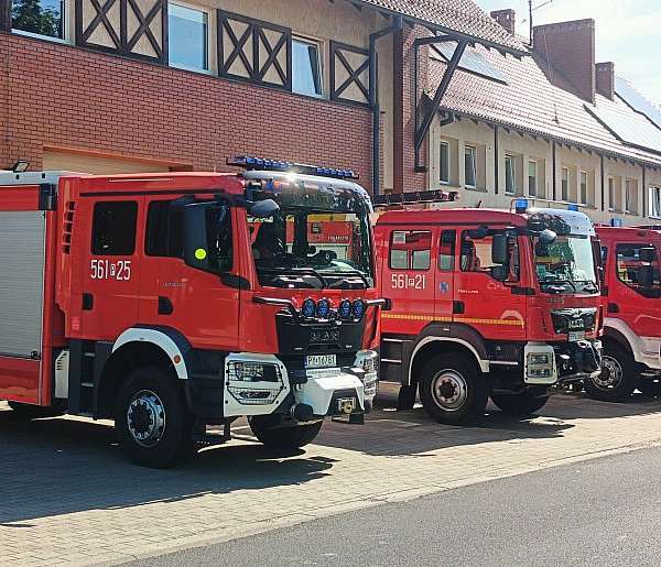 Groźny pożar w Kowalewie. W akcji kilka zastępów straży