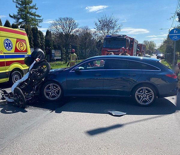 Groźny wypadek na skrzyżowaniu w Pleszewie. Ruch całkowicie zablokowany