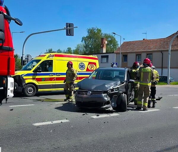 Prosto z kościoła pognali interweniować na krajówce. Alarm po mszy