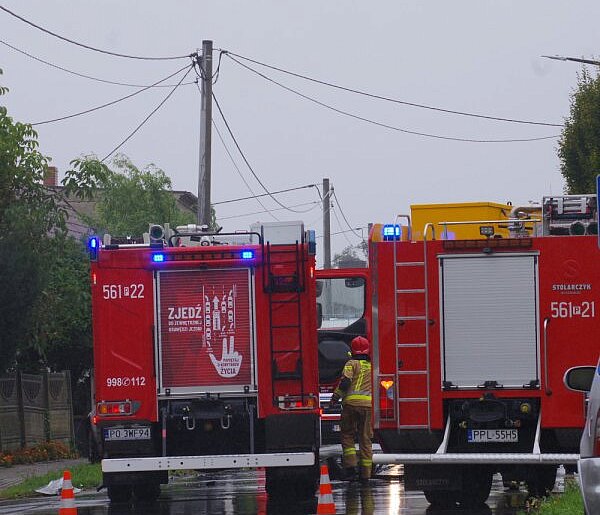 Poranne zdarzenie pod Pleszewem. Na miejscu strażacy i ratownicy medyczni
