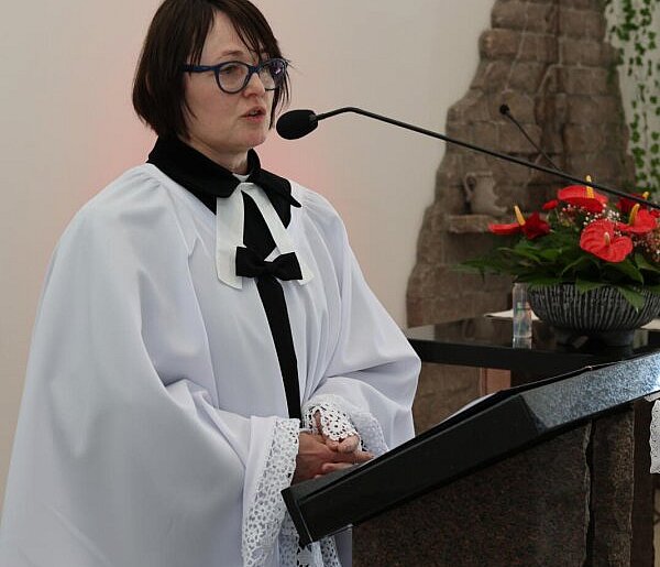 Kiedy pierwsza w regionie kobieta - ksiądz odprawi nabożeństwo w gm. Chocz?