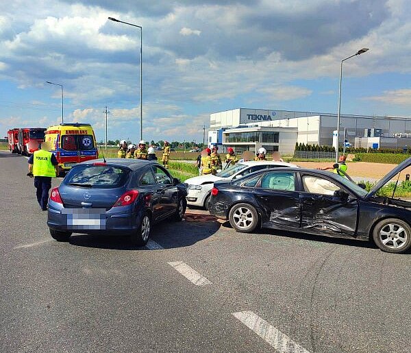 Wypadek na trasie Pleszew - Kalisz. Wahadło na drodze krajowej