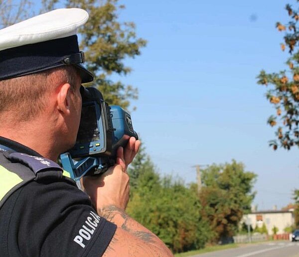 Pięć tysięcy mandatu dla młodej kobiety. To nie był jej pierwszy raz