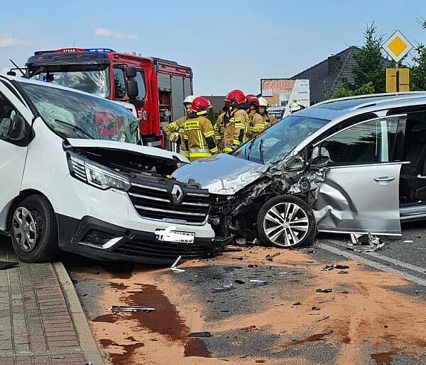 Wypadek z udziałem dziecka na trasie Pleszew - Dobrzyca. Lądowalo LPR