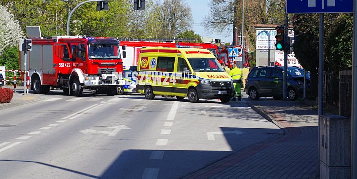 [Zdjęcia] Poważny wypadek w Pleszewie. Wśród kilku hospitalizowanych jest czterolatek