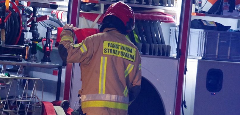 Samochód osobowy stanął w płomieniach w Pleszewie