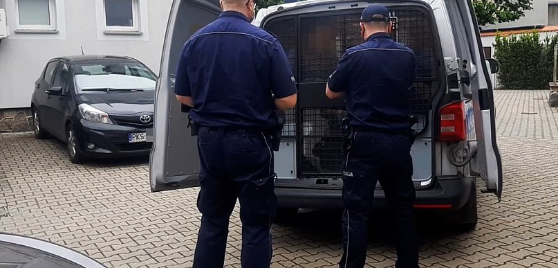 Nietrzeźwi obcokrajowcy: jeden wpadł do rzeki, inny uciekał przed policją