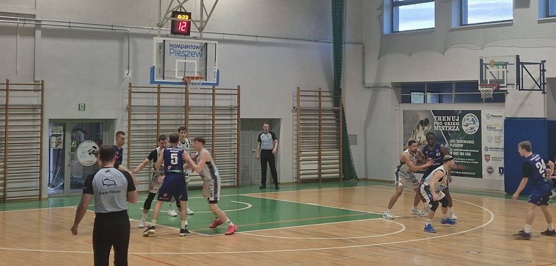 Iskry na parkiecie i wielki triumf! Kosz Pleszew z awansem