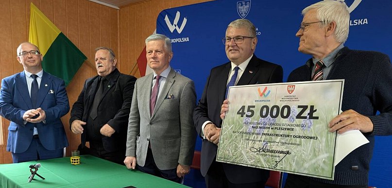 Dziesiątki tysięcy dla ogrodów z Pleszewa. Wicemarszałek Grabowski podpisał