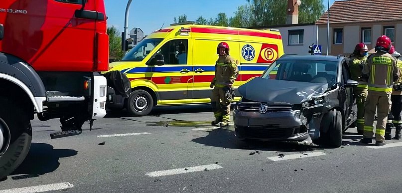 Prosto z kościoła pognali interweniować na krajówce. Alarm po mszy