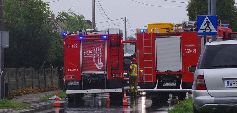 Poranne zdarzenie pod Pleszewem. Na miejscu strażacy i ratownicy medyczni