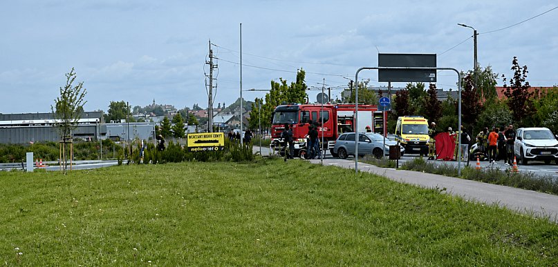 Kobieta zakleszczona w samochodzie. Poranna akcja służb