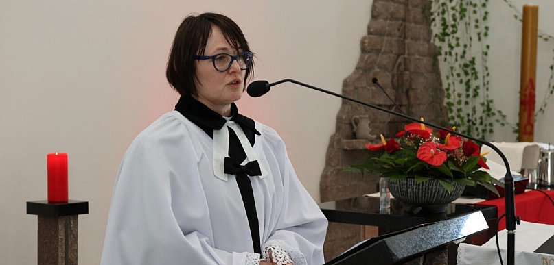 Kiedy pierwsza w regionie kobieta - ksiądz odprawi nabożeństwo w gm. Chocz?