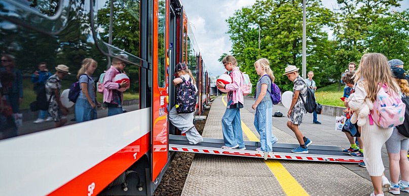 Od Dnia Dziecka po Bałtyk – Koleje Wielkopolskie rozpędzają lato atrakcji