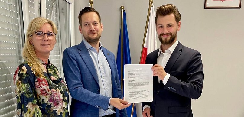 Gmina kupuje nowy samochód dla OSP. Umowa już podpisana!