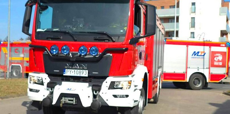 Pożar w Wielkopolskim Centrum Recyklingu w Jarocinie. Kłęby dymu i ogień