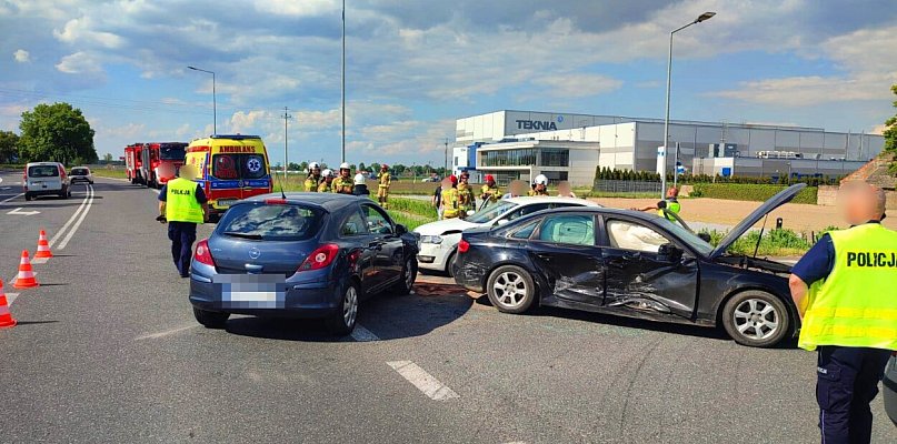 Wypadek na trasie Pleszew - Kalisz. Wahadło na drodze krajowej