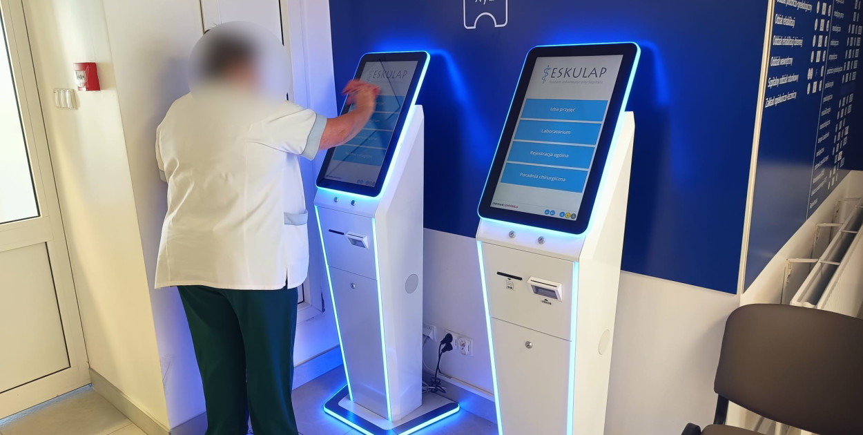 Ekrany są systematycznie dezynfekowane. Fot. Pleszew24.info / M. Jaworski