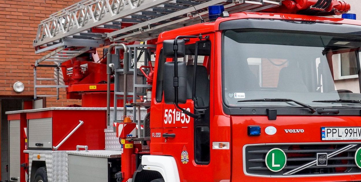 Dwuletnie dziecko zatrzaśnięte w mieszkaniu w wiosce pod Pleszewem