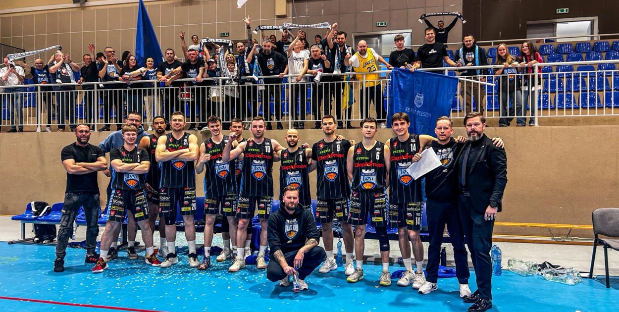 Thriller w Mogilnie rozstrzygnięty w ostatniej sekundzie. Kosz gra dalej